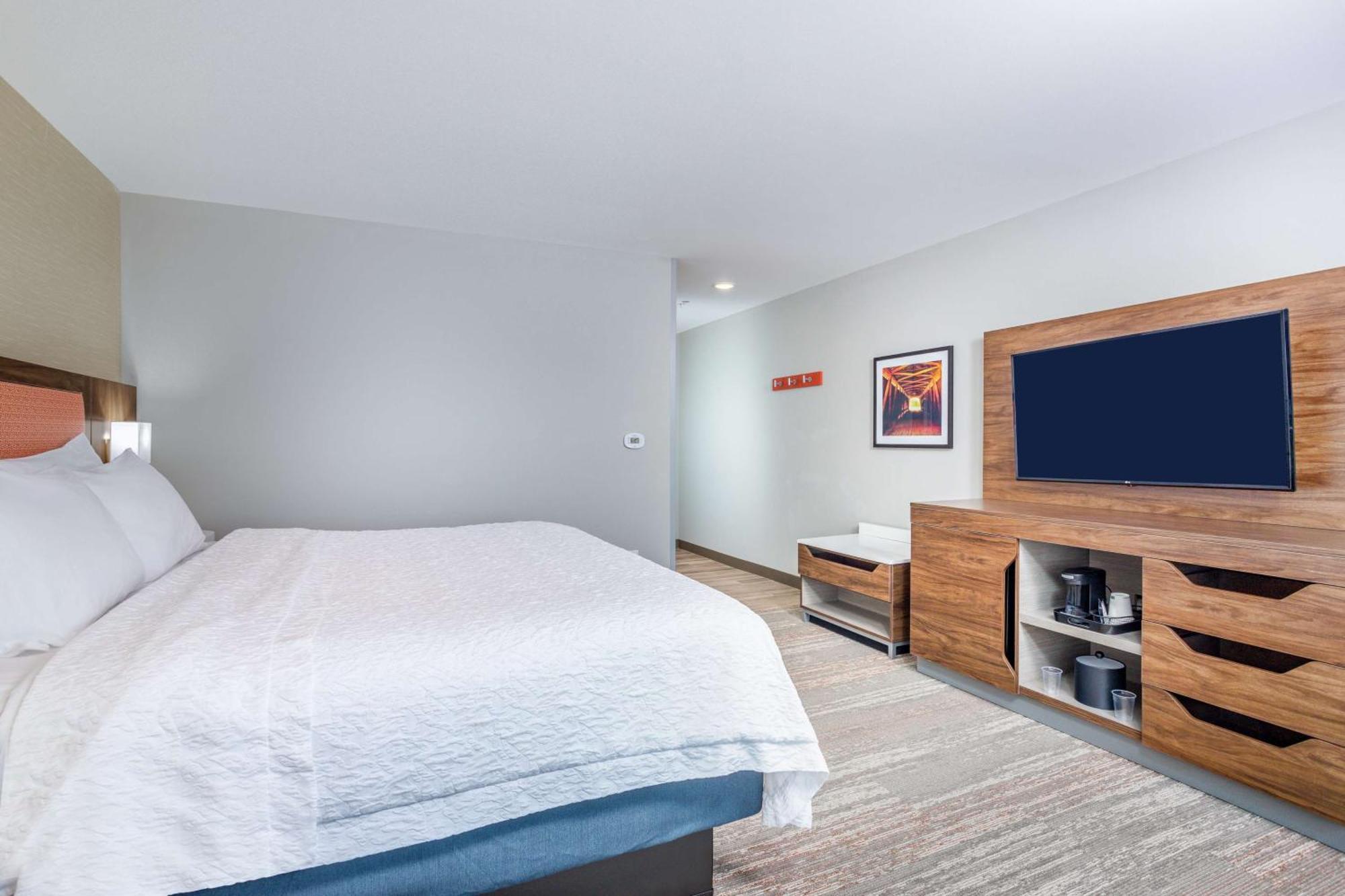 Hampton Inn Bedford In, In Exterior photo