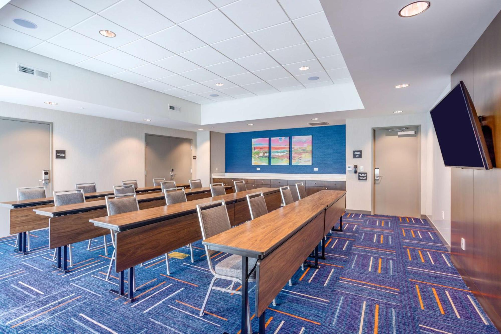 Hampton Inn Bedford In, In Exterior photo