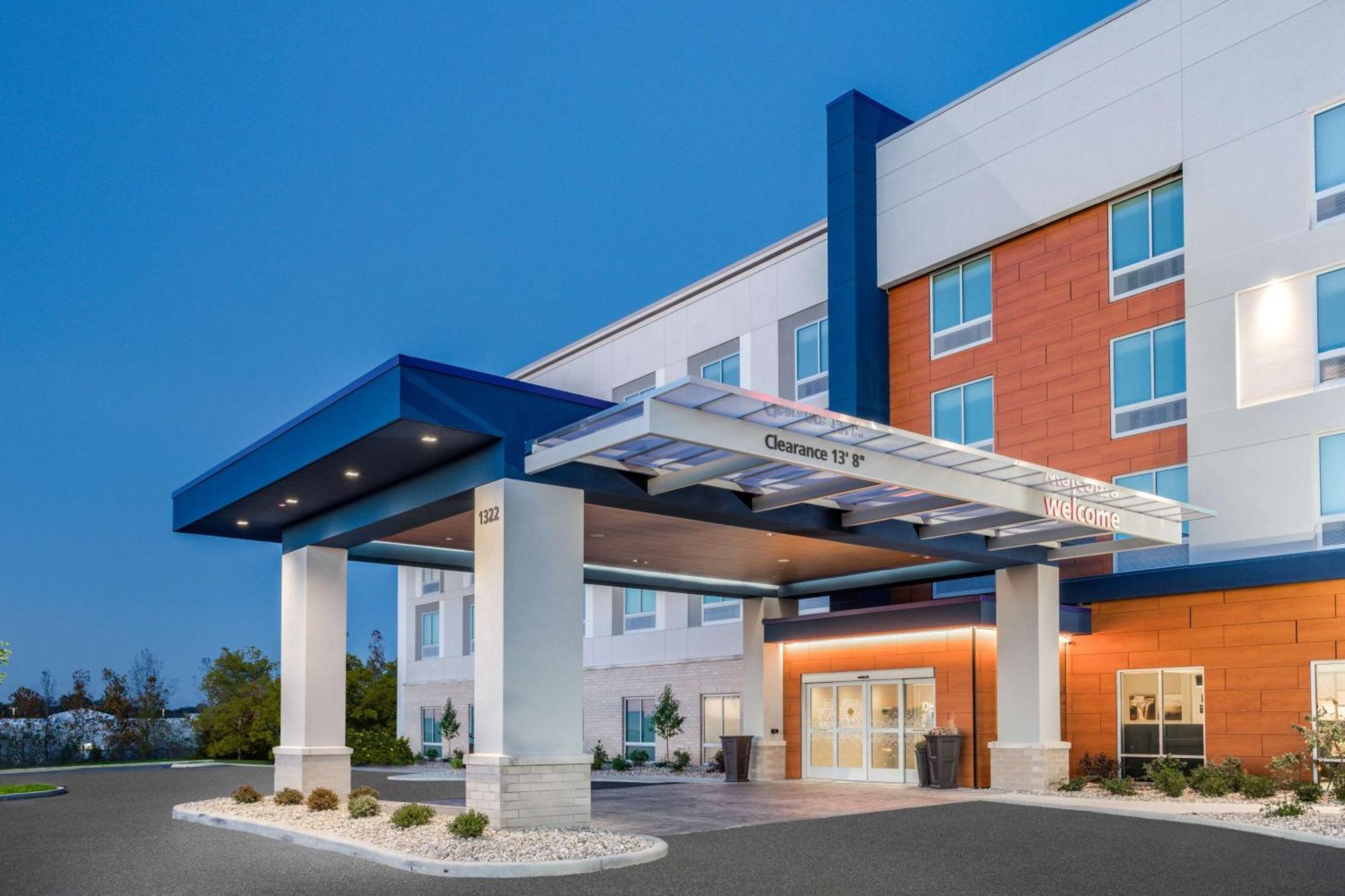 Hampton Inn Bedford In, In Exterior photo