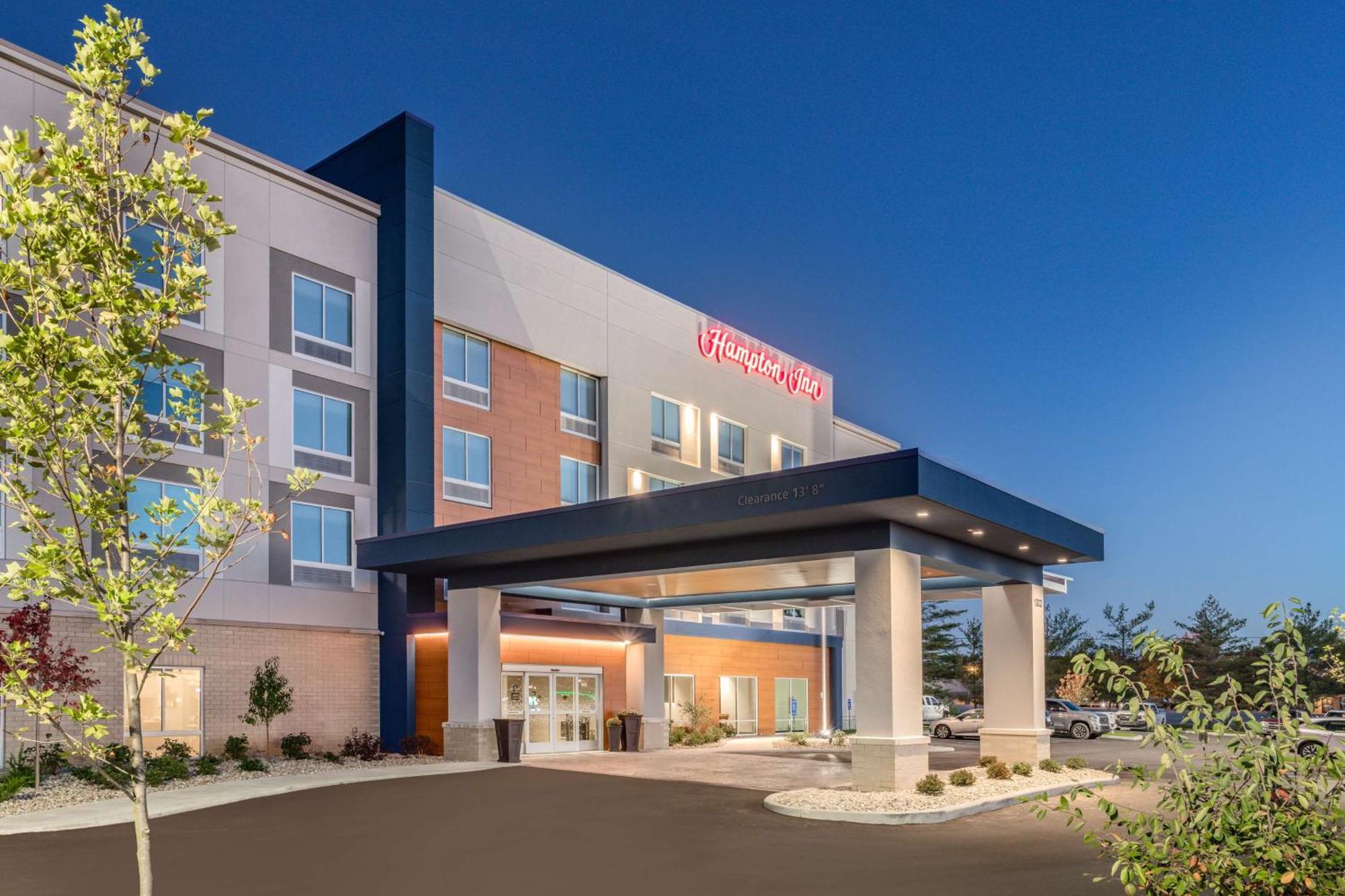 Hampton Inn Bedford In, In Exterior photo